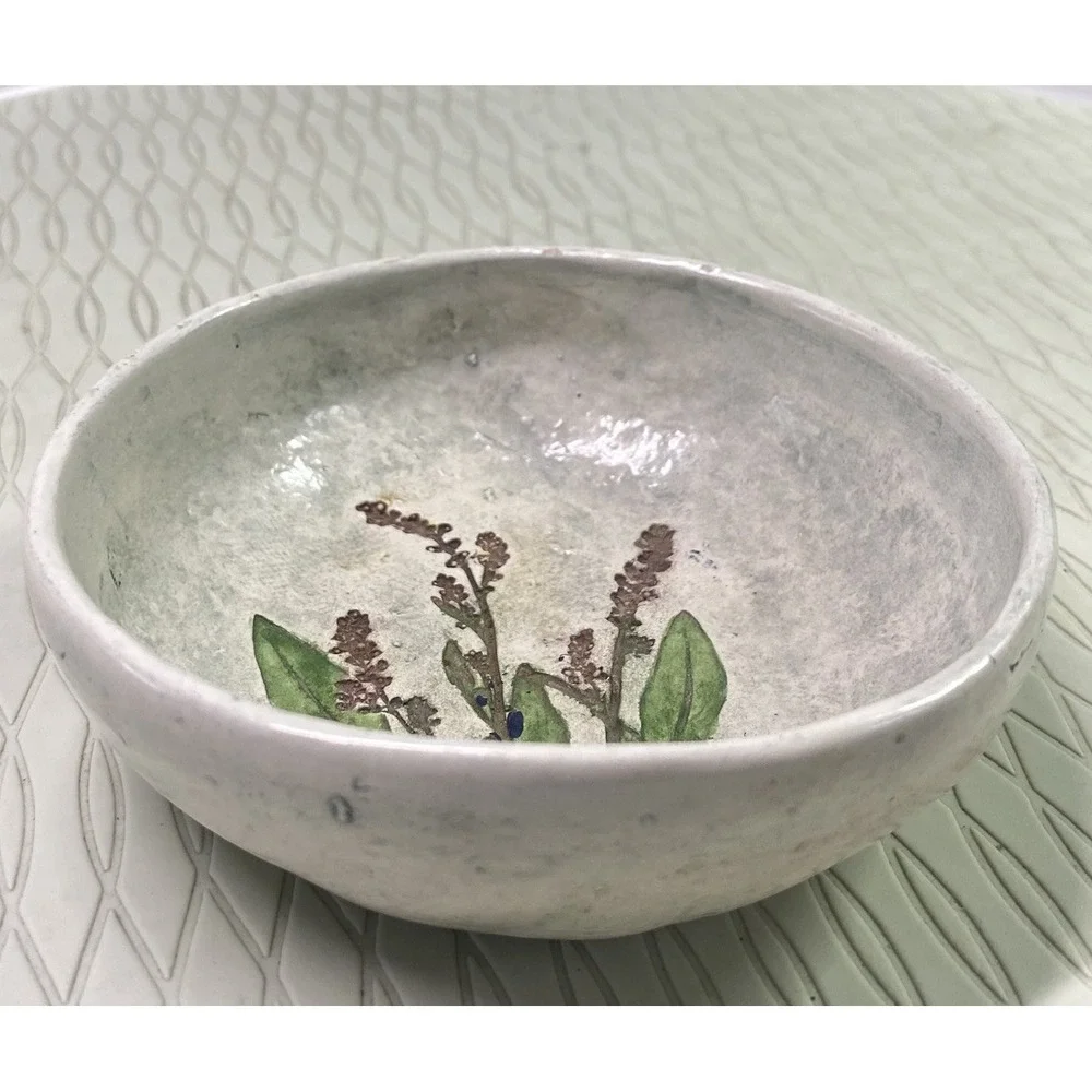 Salt Marsh Pottery So. Dartmouth Mass Red Sorrel Footed Round Bowl‎ 9/1984 Cream